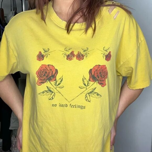 Forever 21 No Hard Feelings Distressed Short Sleeve Shirt Yellow & Red Medium - Picture 2 of 6